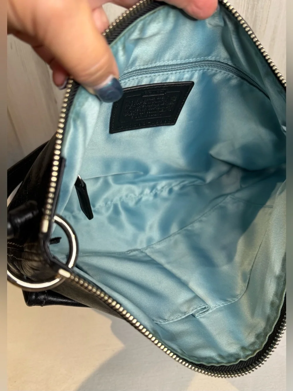 Coach Poppy Swing Hobo Bag Distressed Leather with 2 Front Pockets 2011 18996